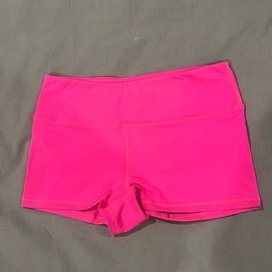 Barbell Cartell shorts - neon pink - size MEDIUM